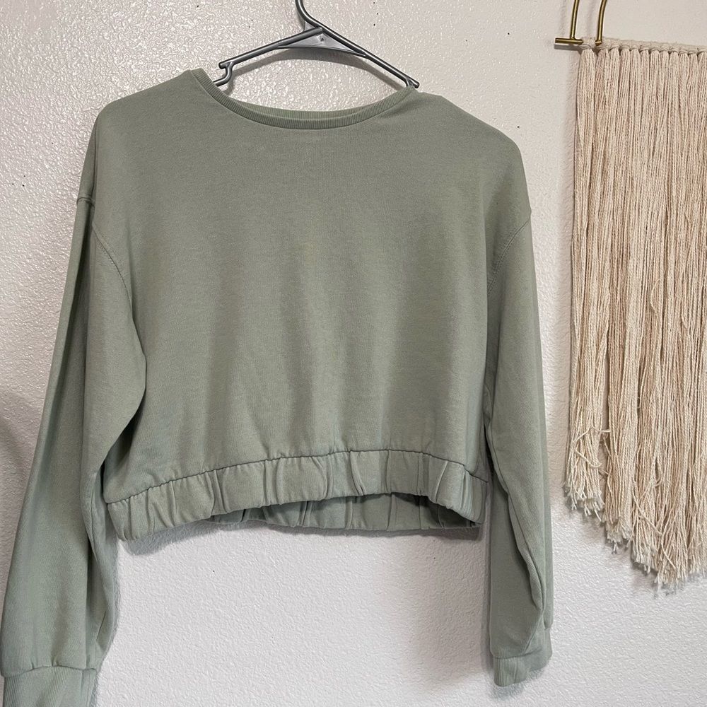 ZARA Cropped Sweatshirt